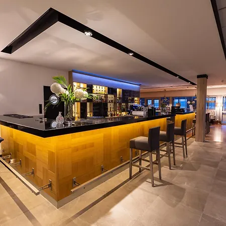 Omega Hotel 3*