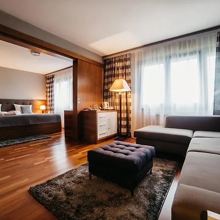 Omega Hotel 3*